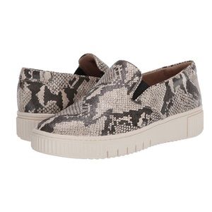 Naturalizer slip on sneaker Snake Print Size 7